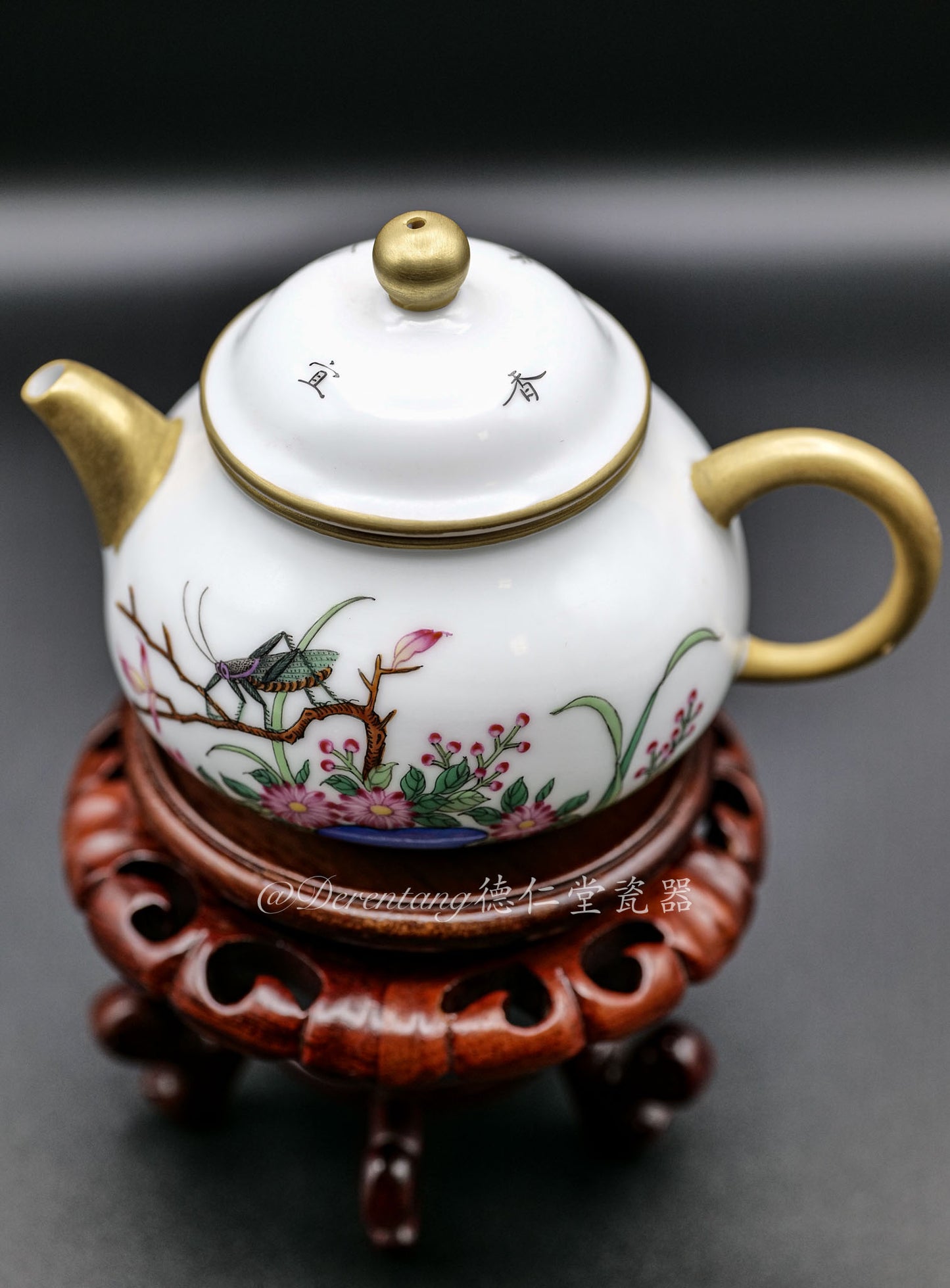 Handcrafted and painted thin golden porcelain tea pot 薄胎镶金手工茶壶