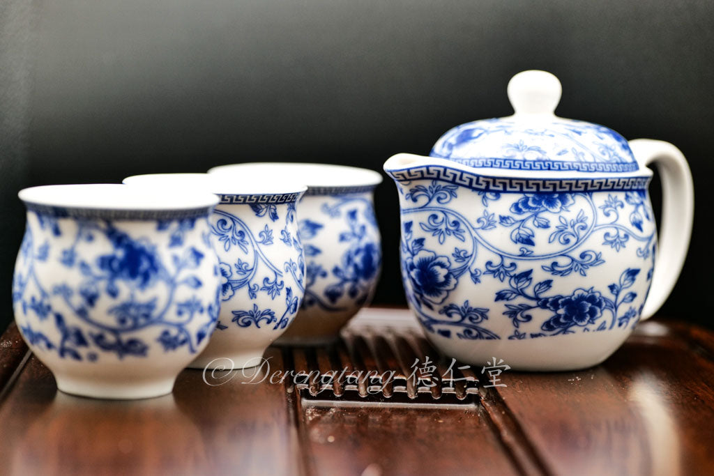 Blue and White Porcelain Tea Set 青花瓷茶具组