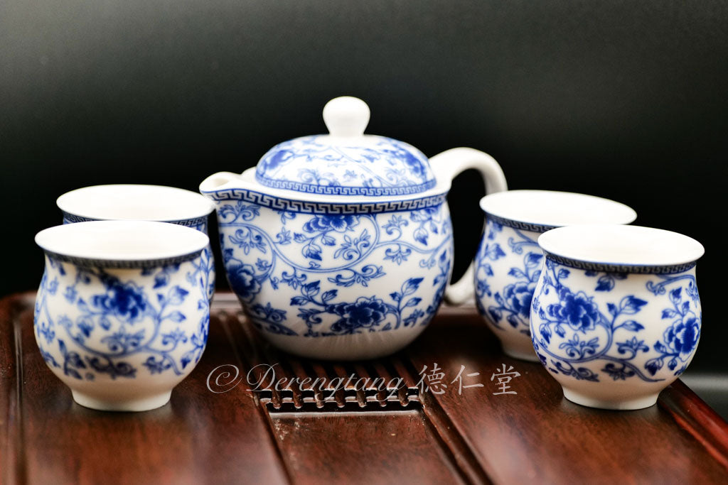 Blue and White Porcelain Tea Set 青花瓷茶具组