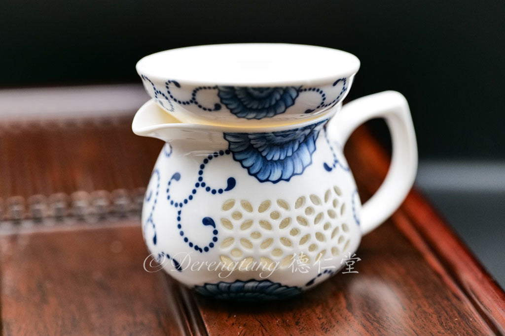 Blue and White Porcelain Linglong Tea Set 青花瓷玲珑茶具套装