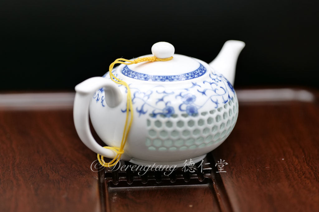 Blue and White Porcelain Tea Pot 青花瓷茶壶